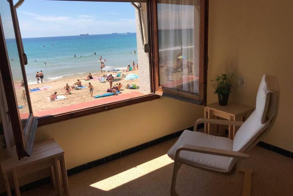 El Faro Apartaments Platja Llarga-Les Salines-Tgn Tarragona Esterno foto